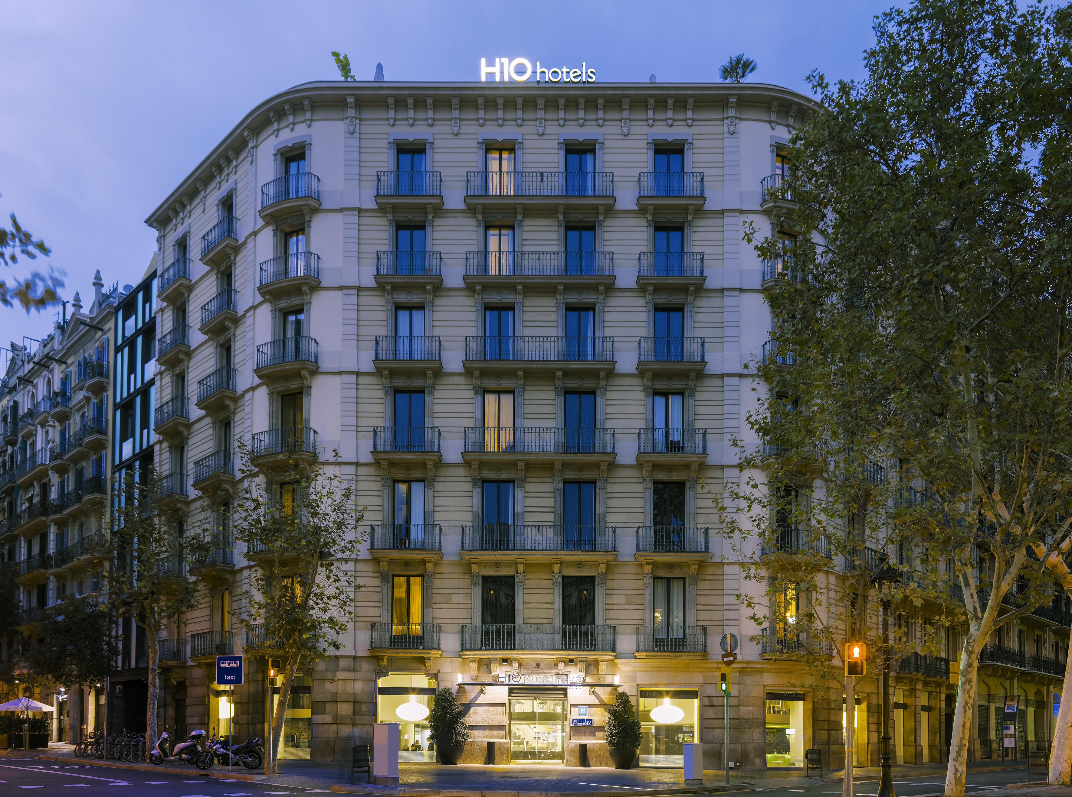 H10 Casanova Hotel Barcelona Exterior foto